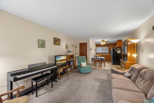 29-web-or-mls-1967 County Rd D-17.jpg