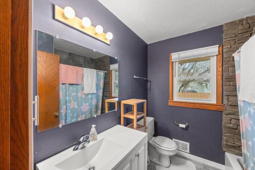 46-web-or-mls-1967 County Rd D-102.jpg