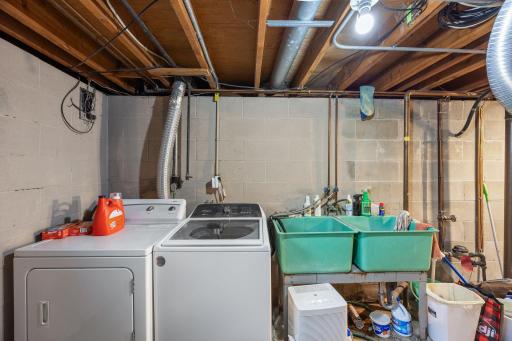 41-web-or-mls-1967 County Rd D-77.jpg