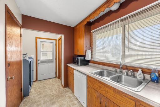 36-web-or-mls-1967 County Rd D-51.jpg