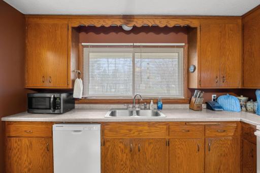 34-web-or-mls-1967 County Rd D-41.jpg