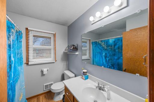 17-web-or-mls-1967 County Rd D West-95.jpg