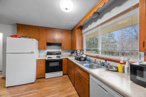 12-web-or-mls-1967 County Rd D West-61.jpg