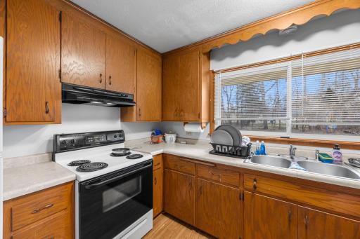 11-web-or-mls-1967 County Rd D West-56.jpg