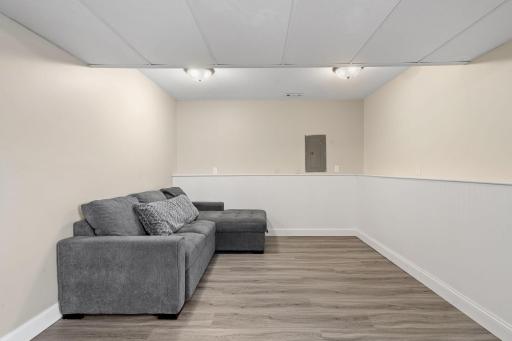 Plenty of ways to arrange your furniture however you want.
