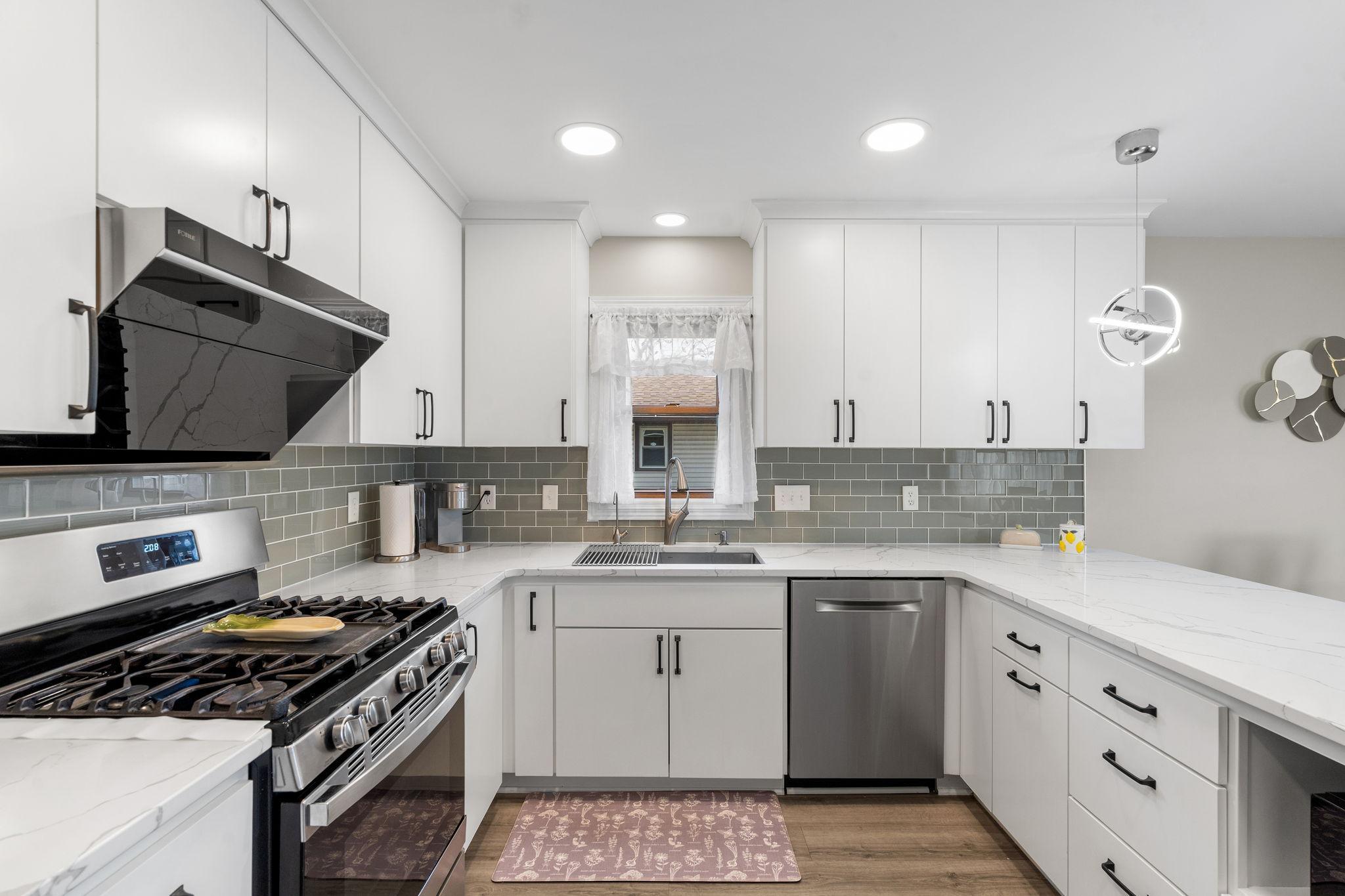 So much space for cooking and entertaining.