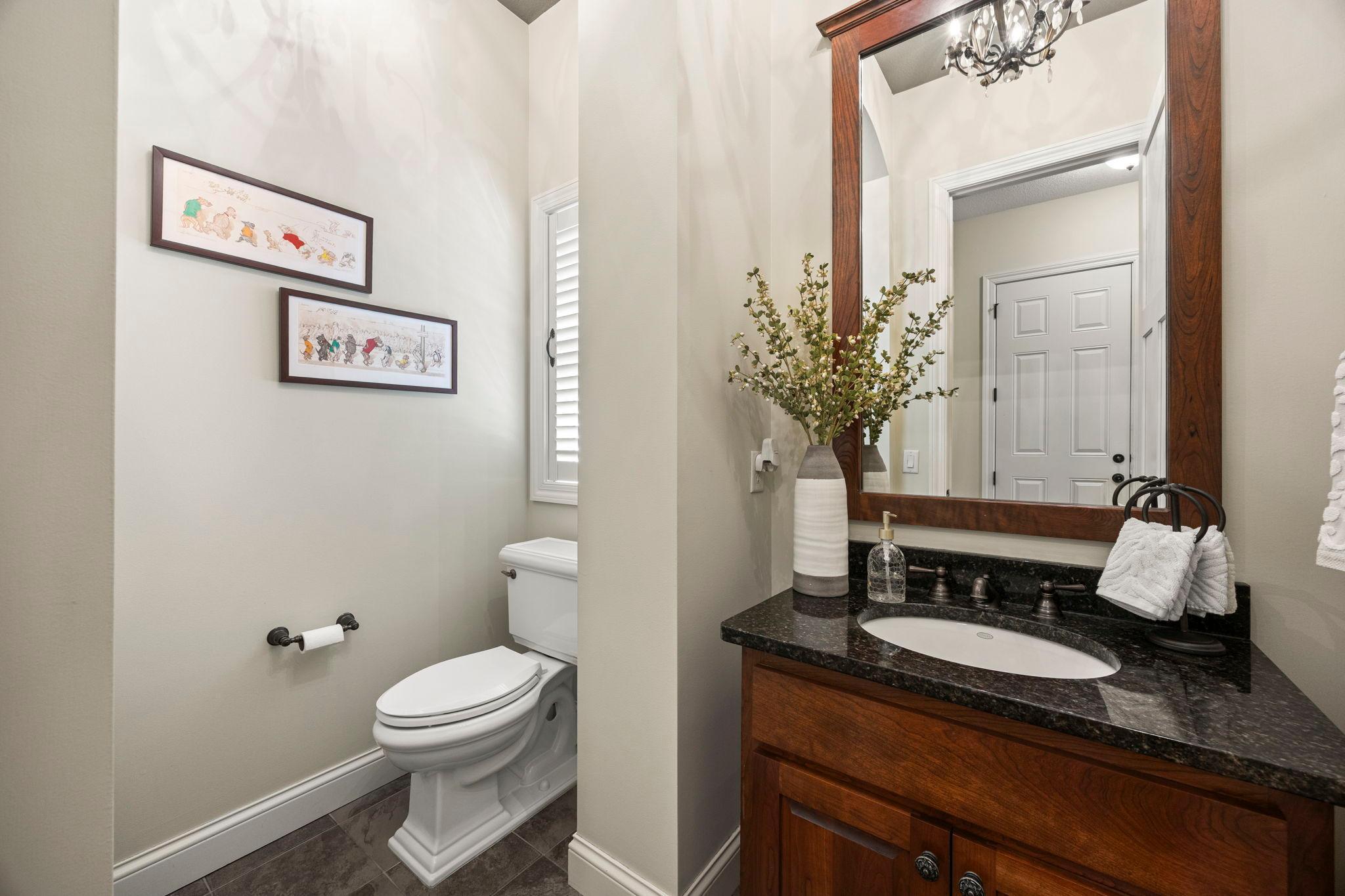 130-web-or-mls-2020 Edgewood Ct-405.jpg