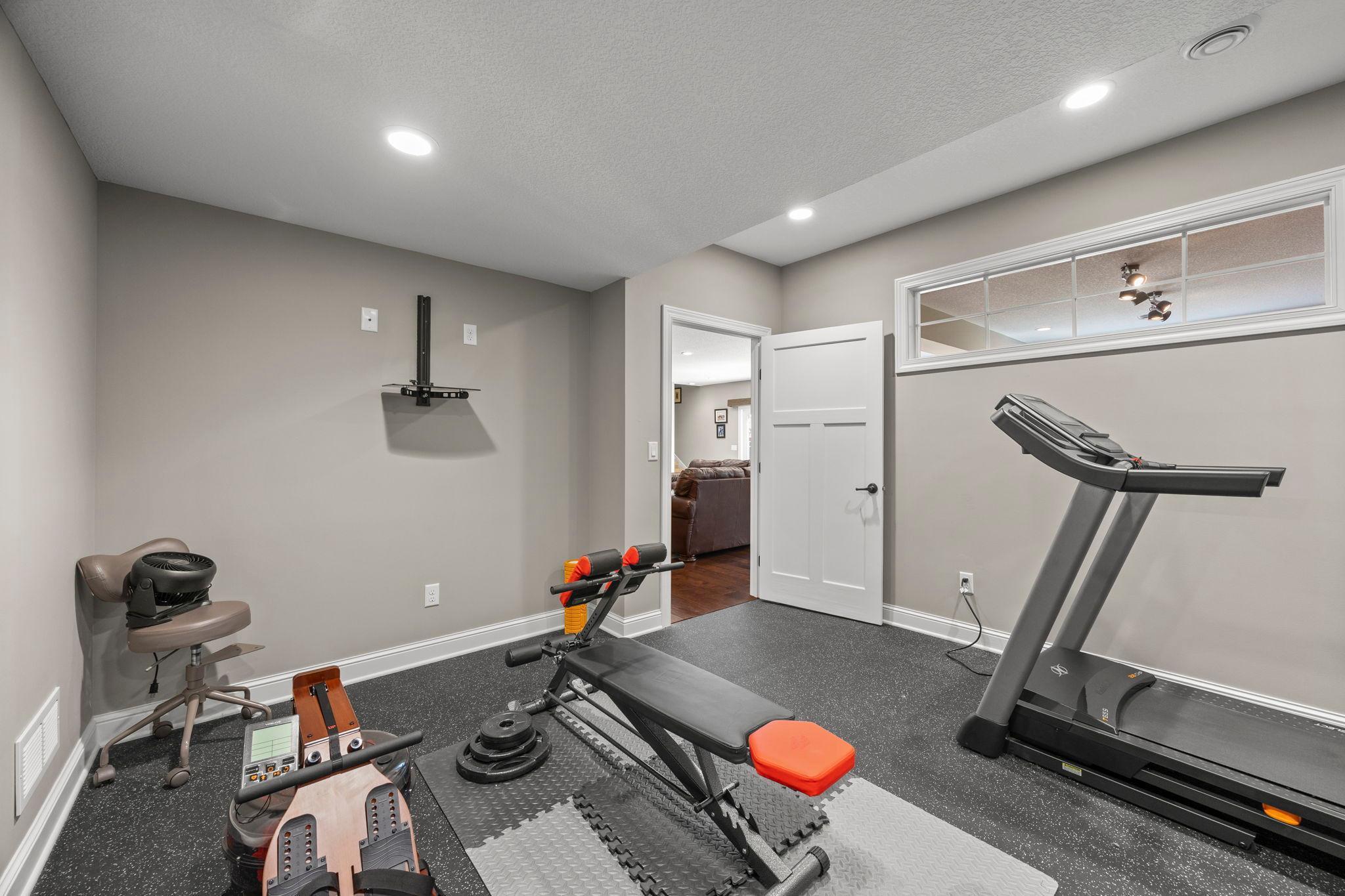 124-web-or-mls-2020 Edgewood Ct-40.jpg