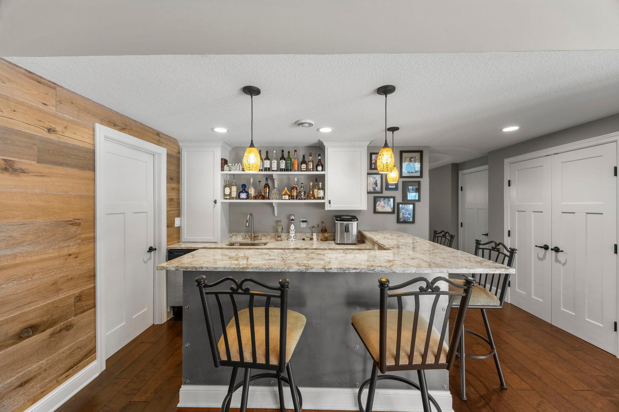 119-web-or-mls-2020 Edgewood Ct-115.jpg