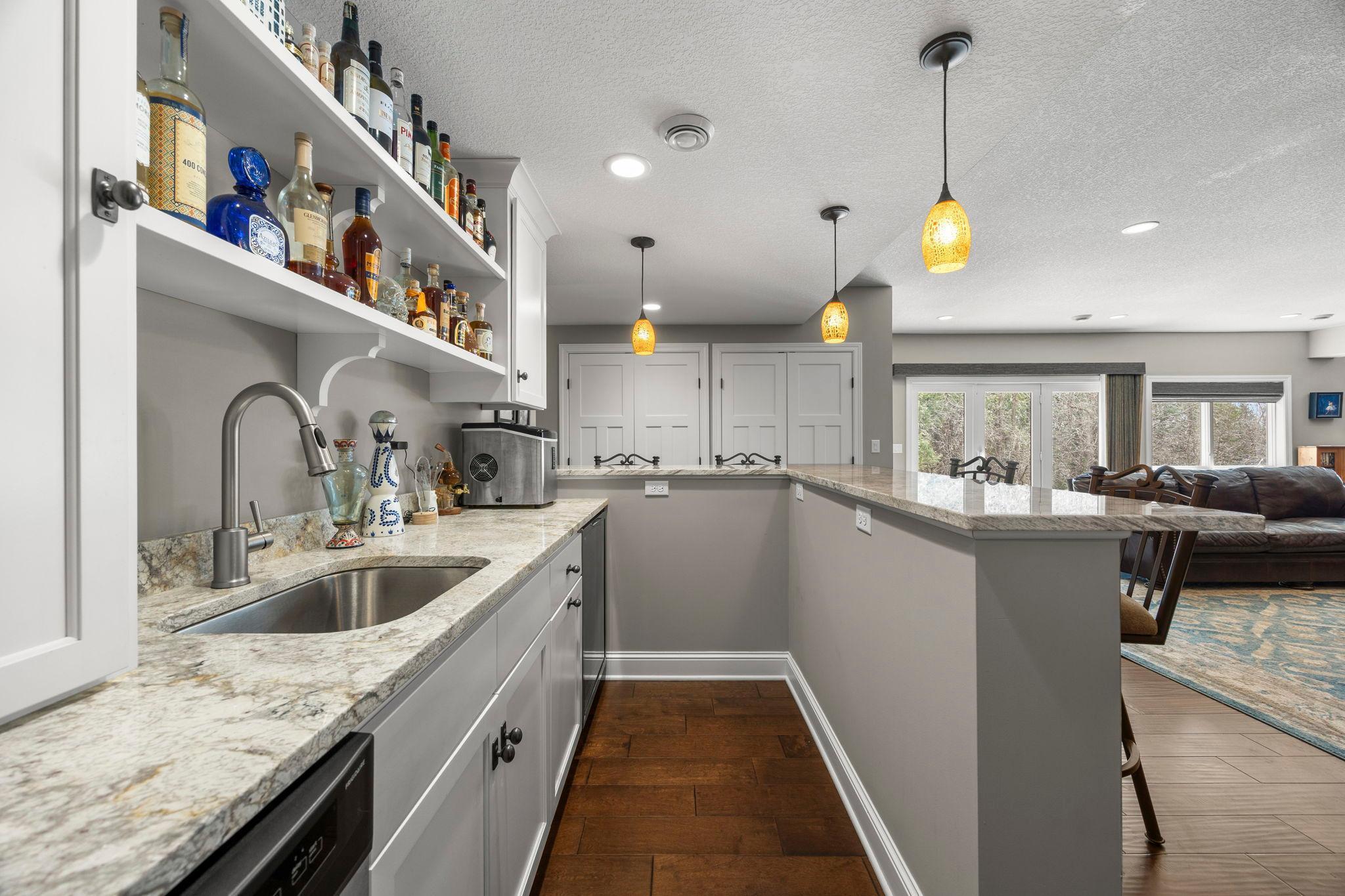 117-web-or-mls-2020 Edgewood Ct-105.jpg