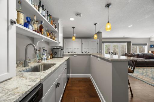 2020 Edgewood Court, Chanhassen, MN 55317