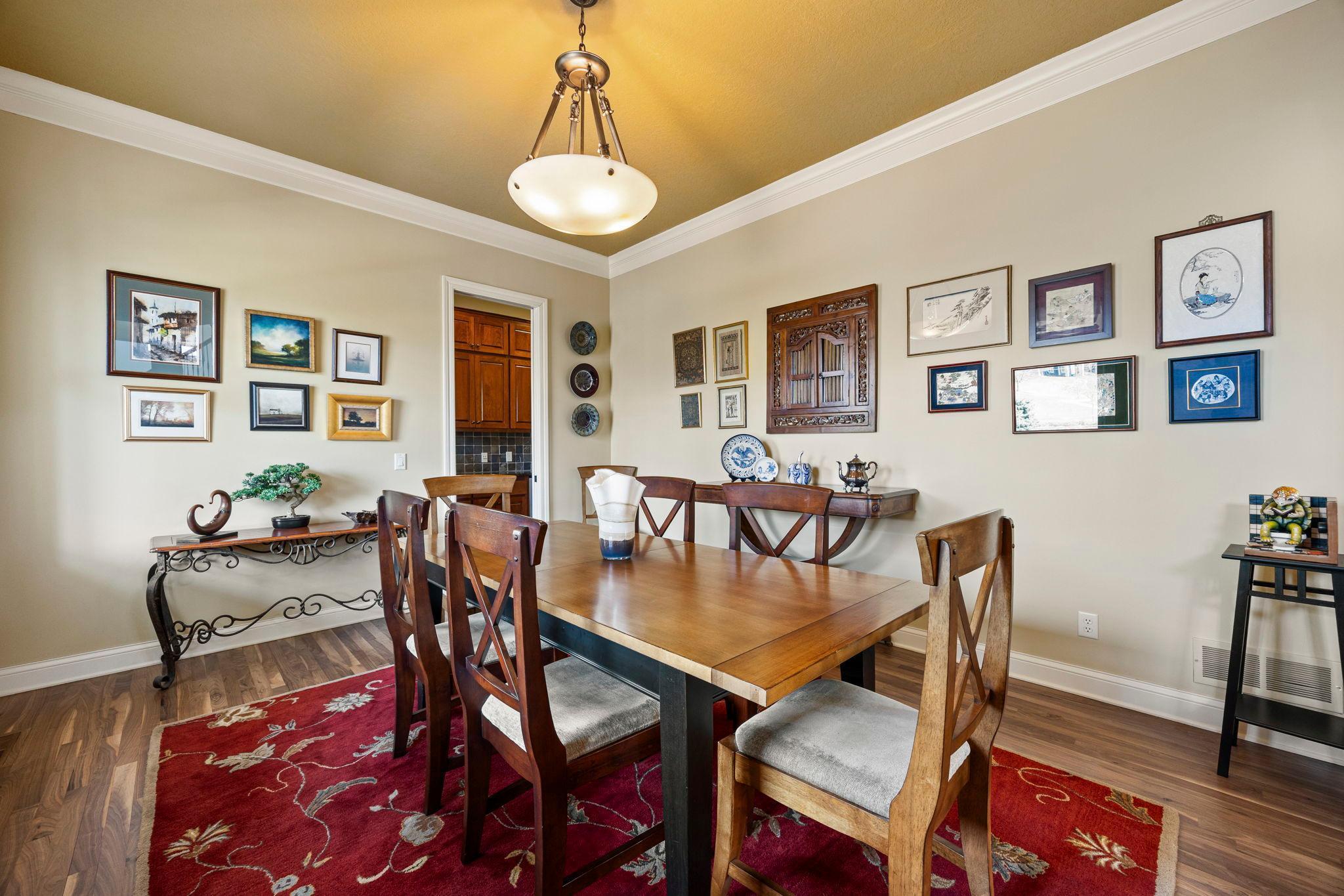 24-web-or-mls-2020 Edgewood Ct-225.jpg