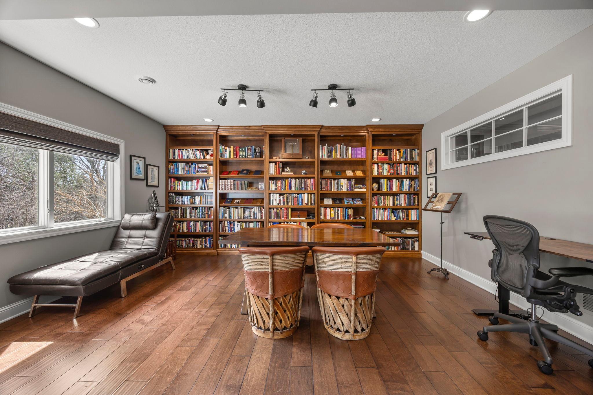 110-web-or-mls-2020 Edgewood Ct-70.jpg