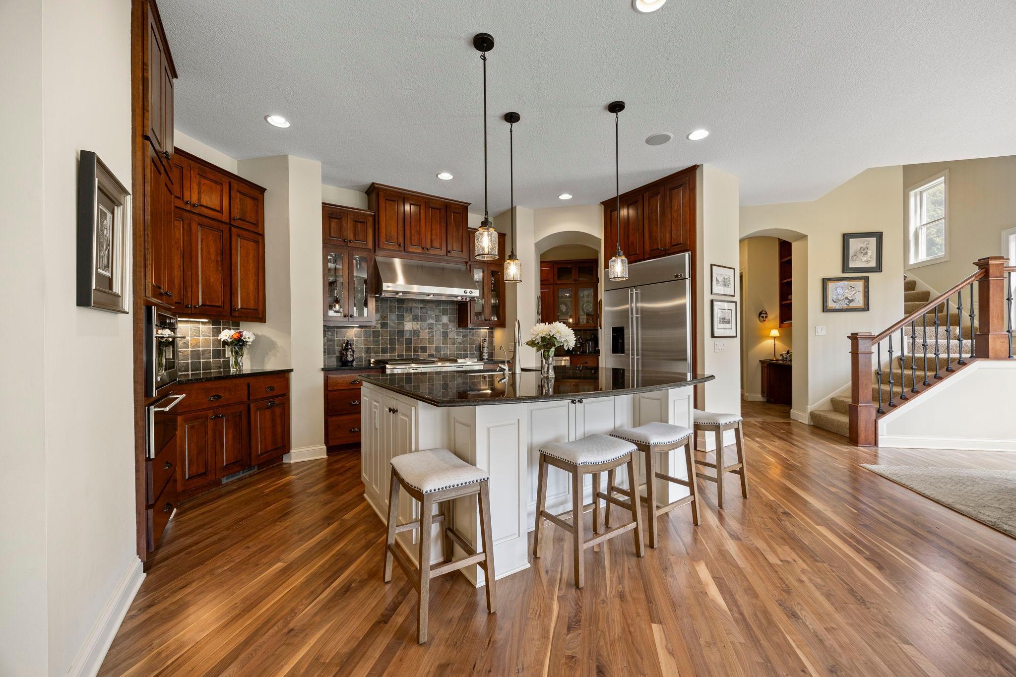 41-web-or-mls-2020 Edgewood Ct-310.jpg