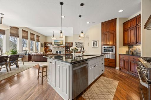 2020 Edgewood Court, Chanhassen, MN 55317