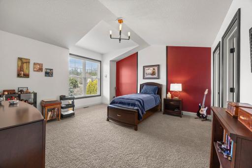 2020 Edgewood Court, Chanhassen, MN 55317