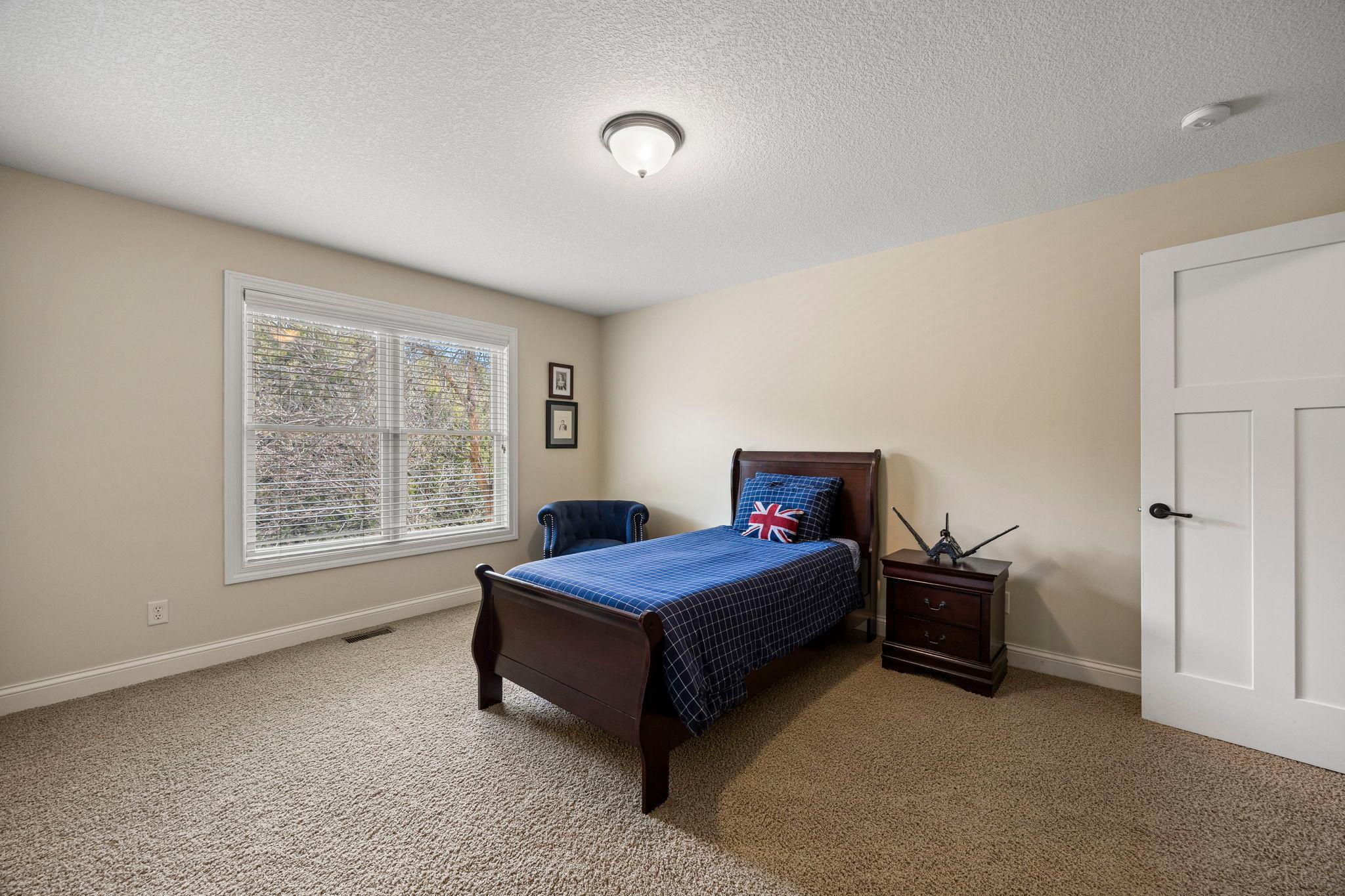 59-web-or-mls-2020 Edgewood Ct-470.jpg