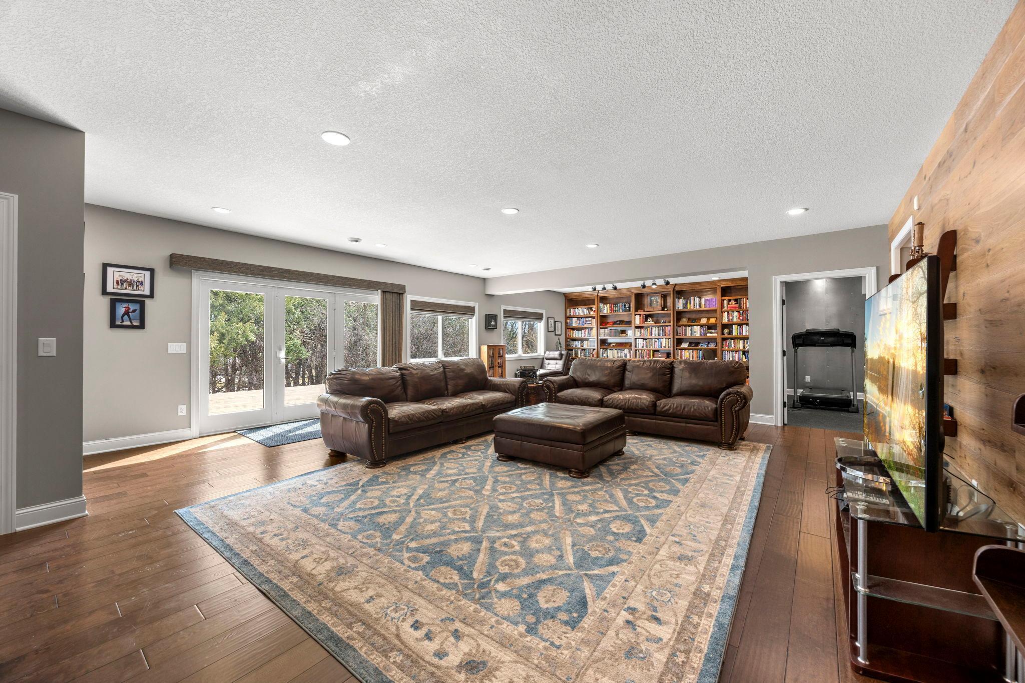 116-web-or-mls-2020 Edgewood Ct-100.jpg