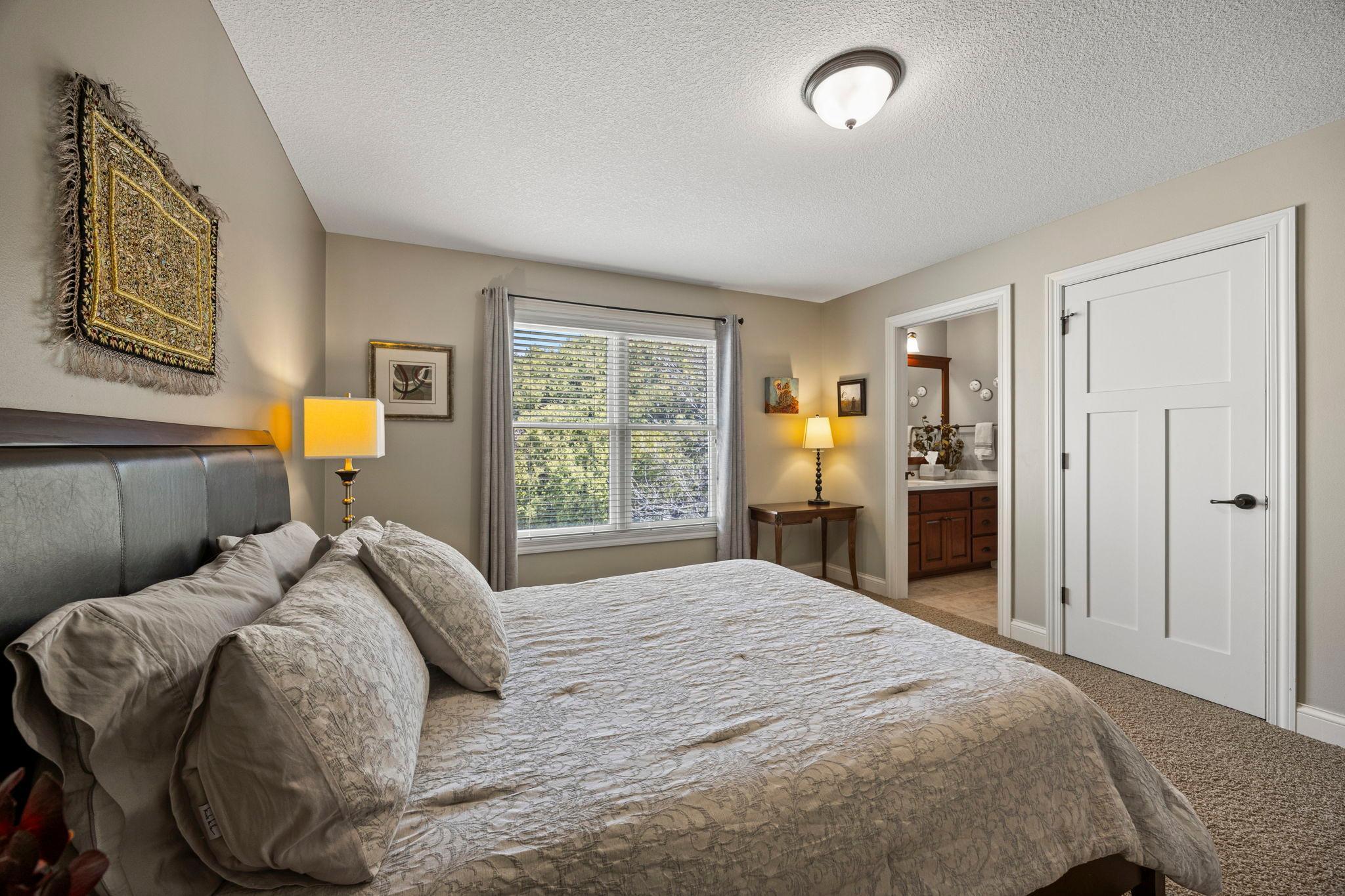 72-web-or-mls-2020 Edgewood Ct-490.jpg