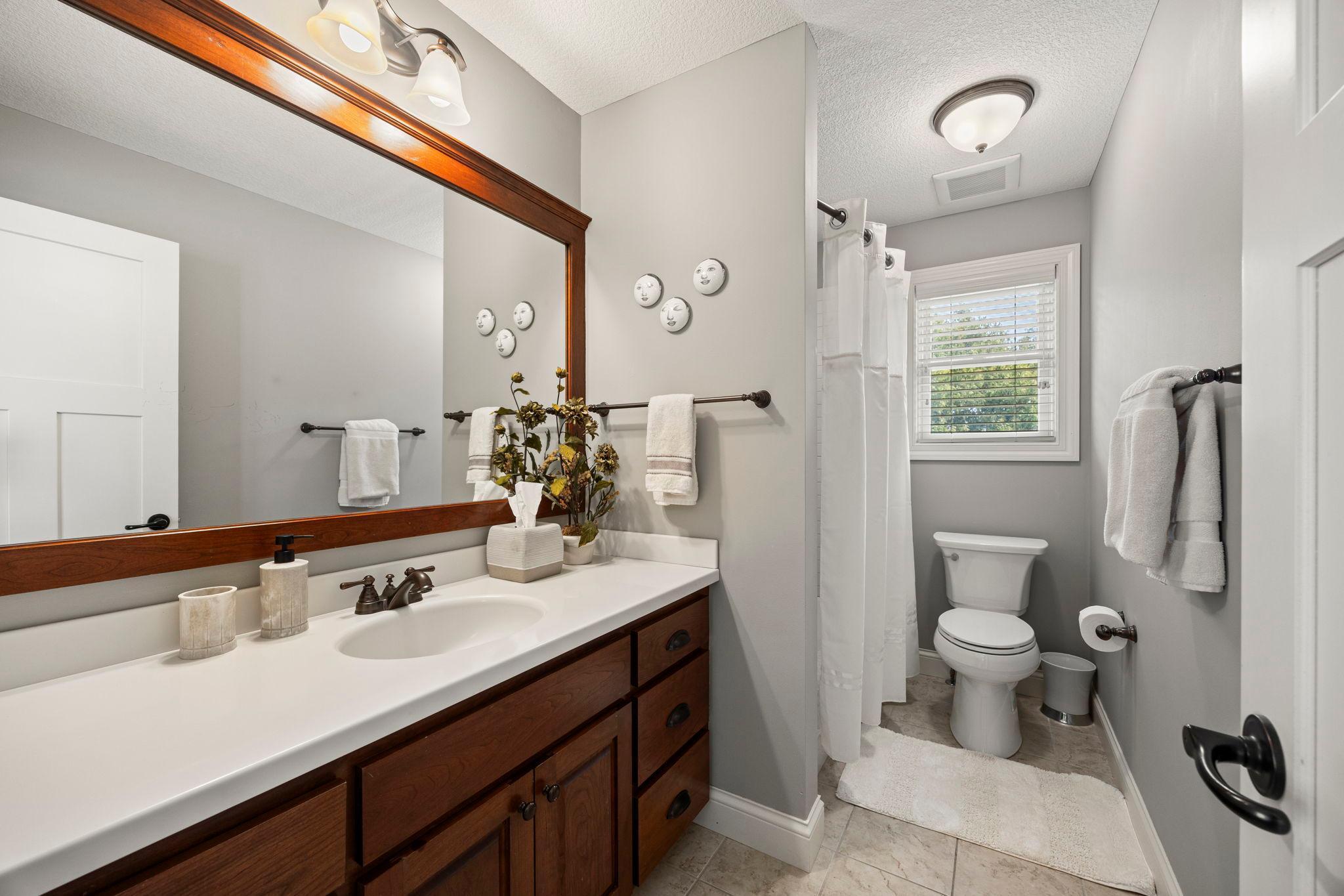 76-web-or-mls-2020 Edgewood Ct-510.jpg