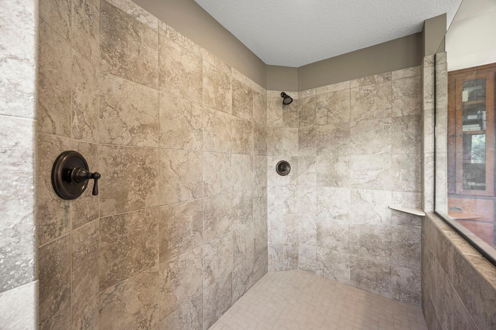 88-web-or-mls-2020 Edgewood Ct-615.jpg