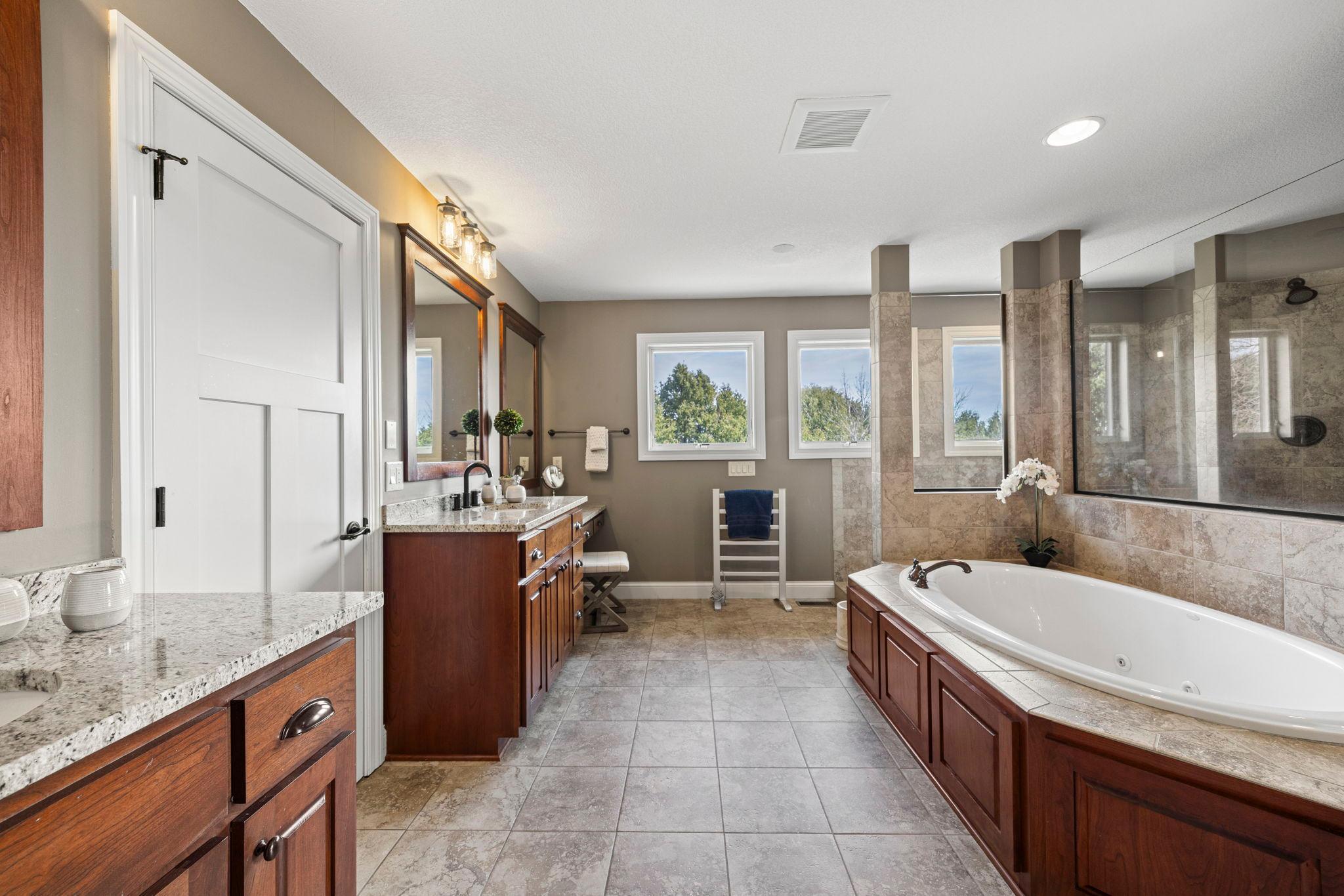 90-web-or-mls-2020 Edgewood Ct-625.jpg