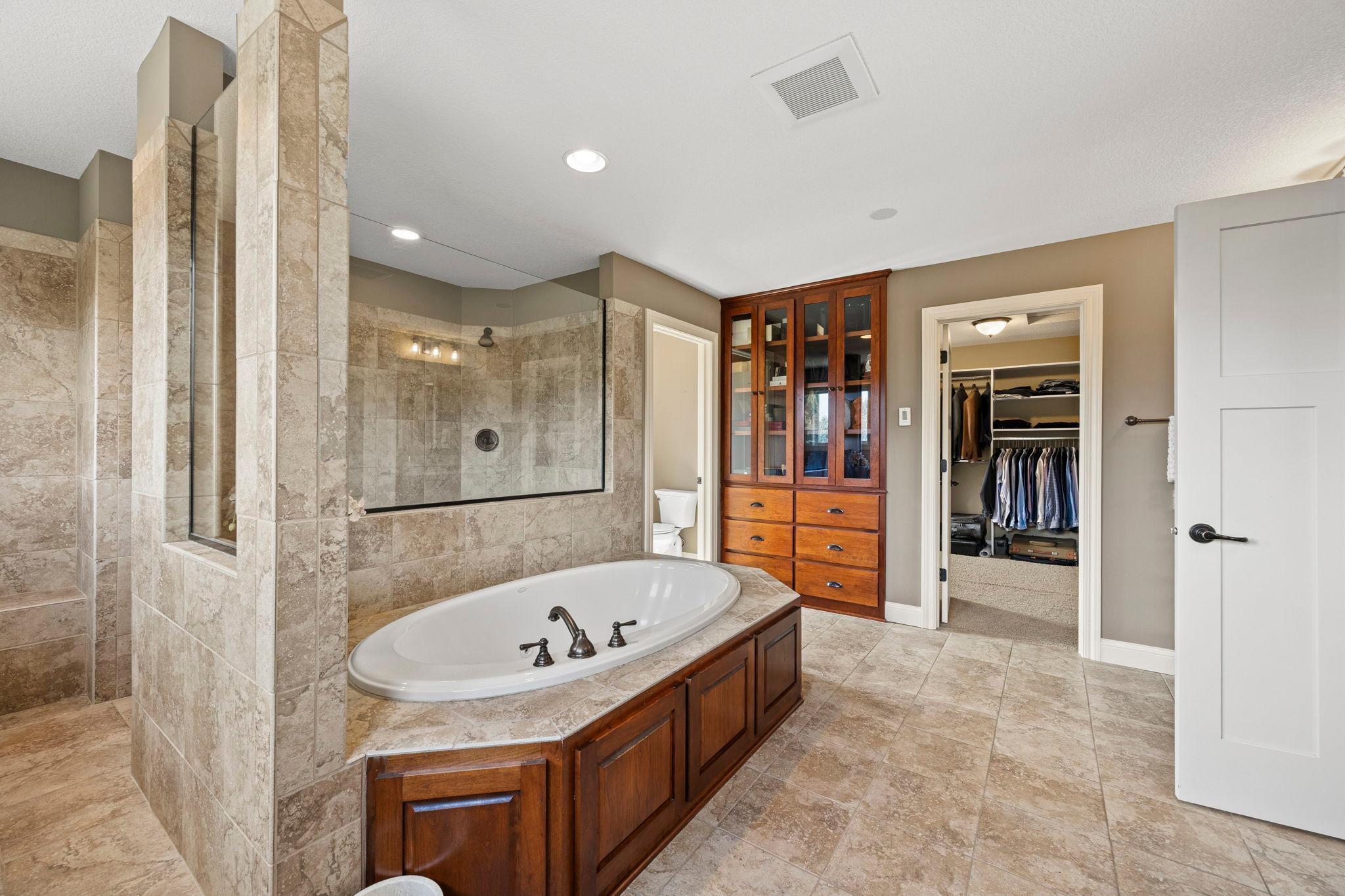 87-web-or-mls-2020 Edgewood Ct-610.jpg