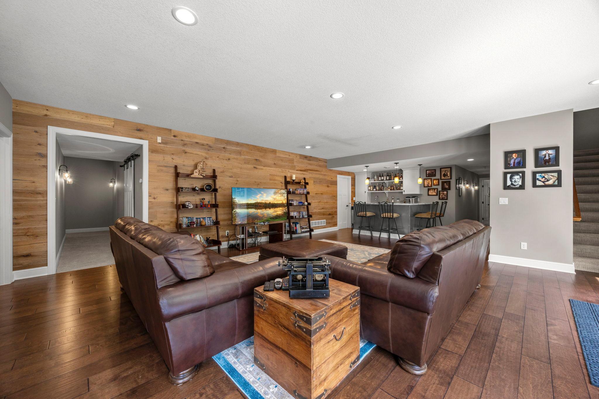 107-web-or-mls-2020 Edgewood Ct-54.jpg