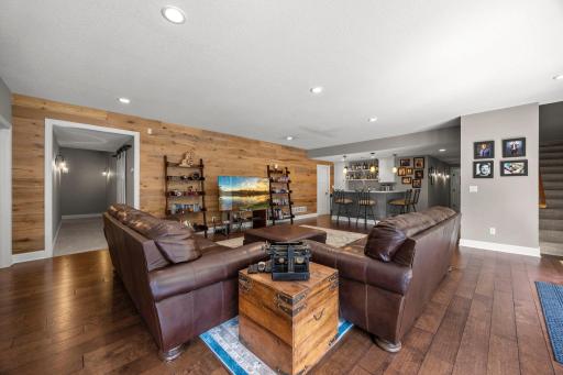 2020 Edgewood Court, Chanhassen, MN 55317
