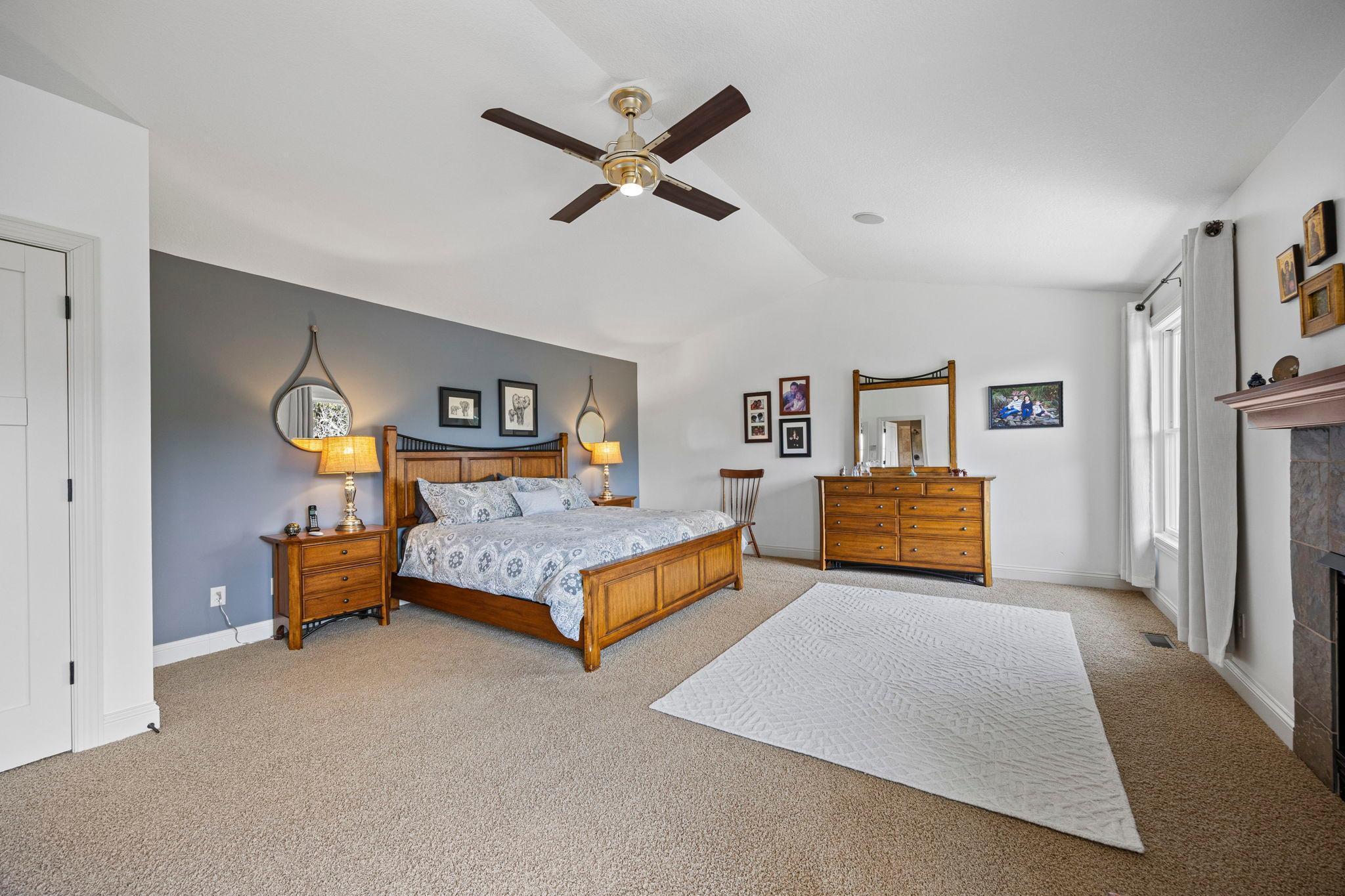 80-web-or-mls-2020 Edgewood Ct-575.jpg