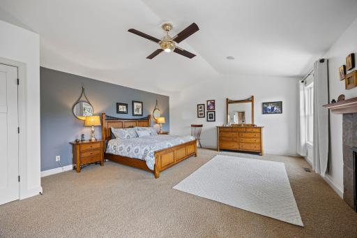 2020 Edgewood Court, Chanhassen, MN 55317