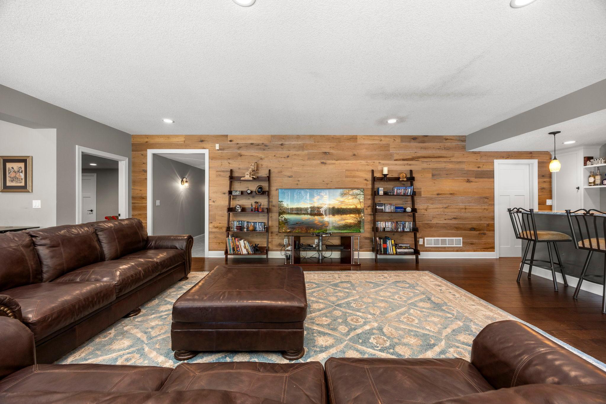 108-web-or-mls-2020 Edgewood Ct-60.jpg