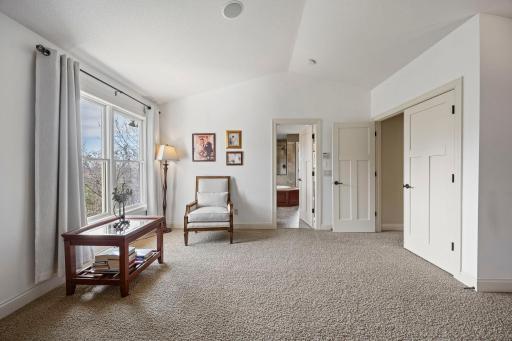2020 Edgewood Court, Chanhassen, MN 55317