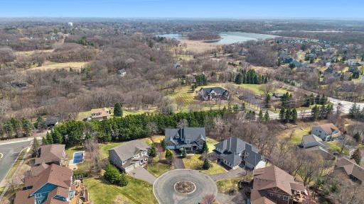 2020 Edgewood Court, Chanhassen, MN 55317