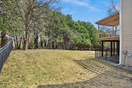 2020 Edgewood Court, Chanhassen, MN 55317