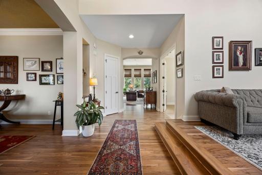23-web-or-mls-2020 Edgewood Ct-215 (2).jpg