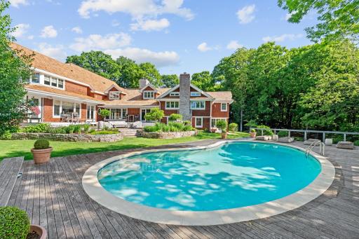 18-web-or-mls-2875 Gale Rd Exterior-18.jpg