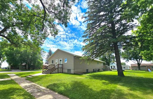 226 3rd Avenue S, Brownton, MN 55312