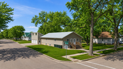 226 3rd Avenue S, Brownton, MN 55312