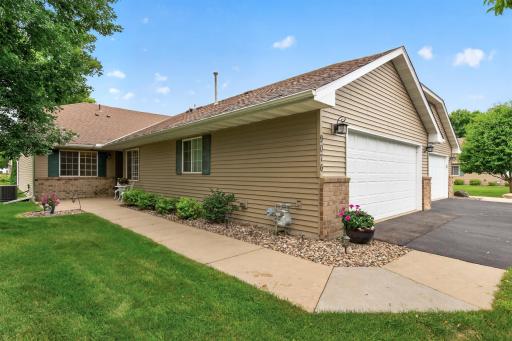 9076 212th Street W, Lakeville, MN 55044
