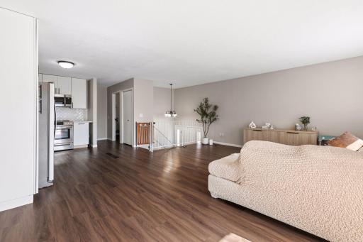 12238 Oak Leaf Circle, Burnsville, MN 55337