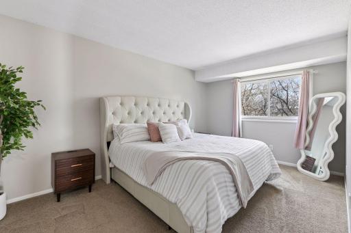12238 Oak Leaf Circle, Burnsville, MN 55337