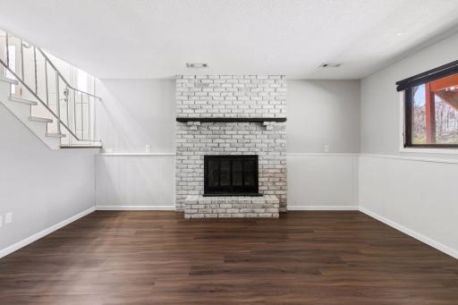 12238 Oak Leaf Circle, Burnsville, MN 55337