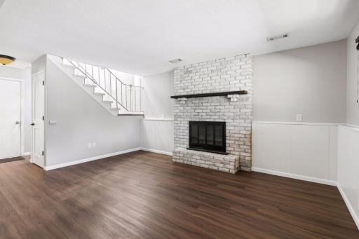 12238 Oak Leaf Circle, Burnsville, MN 55337