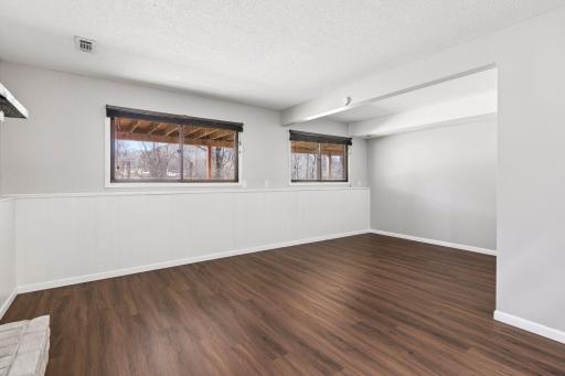 12238 Oak Leaf Circle, Burnsville, MN 55337
