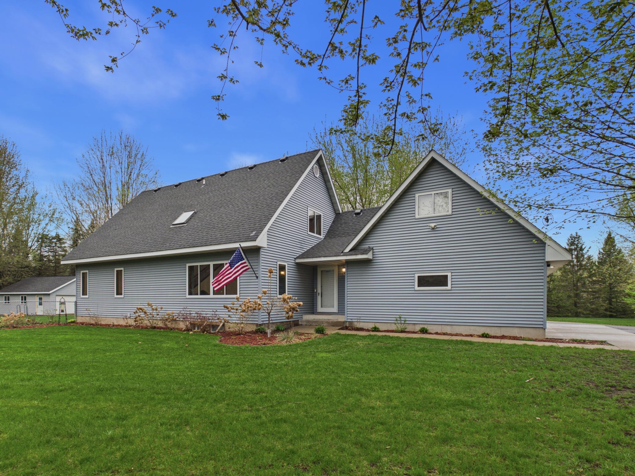 Welcome to W10446 880th Avenue just on the edge of River Falls!