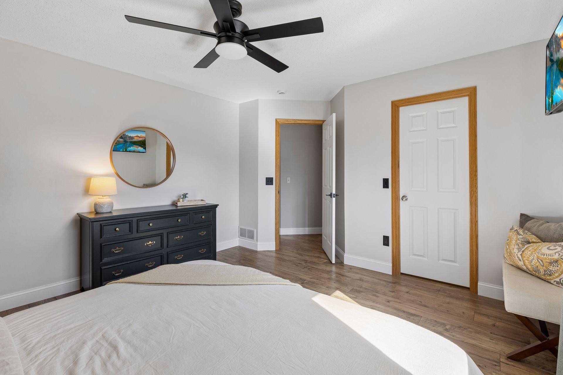 Plenty of room in this primary!