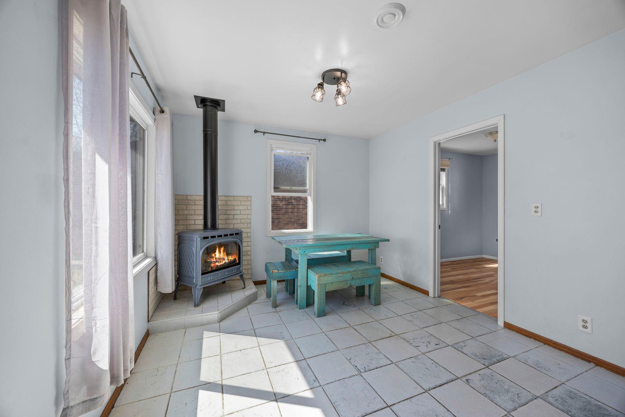 30-web-or-mls-49097 Sportsmans Ln-170.jpg