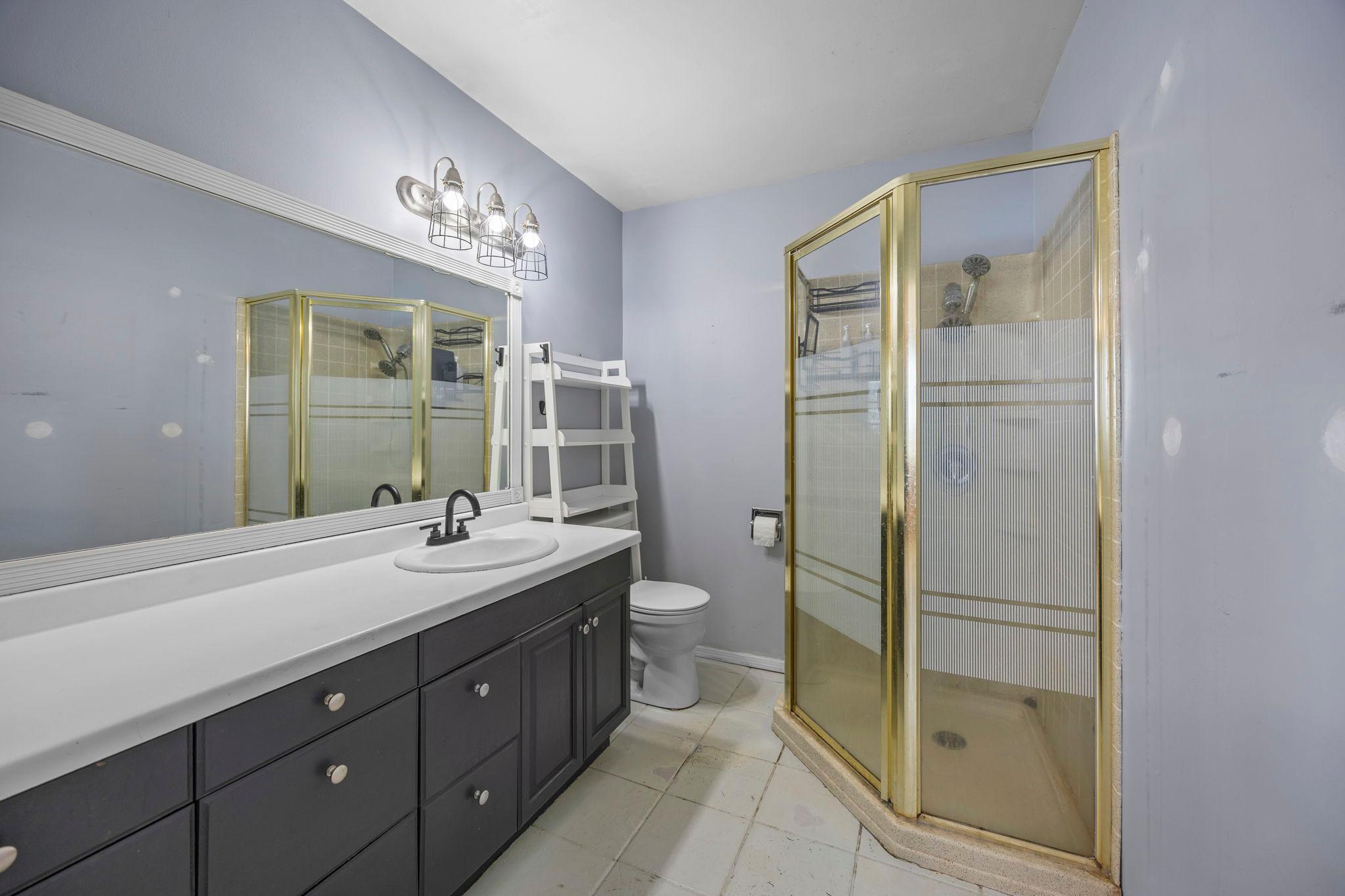 45-web-or-mls-49097 Sportsmans Ln-209.jpg