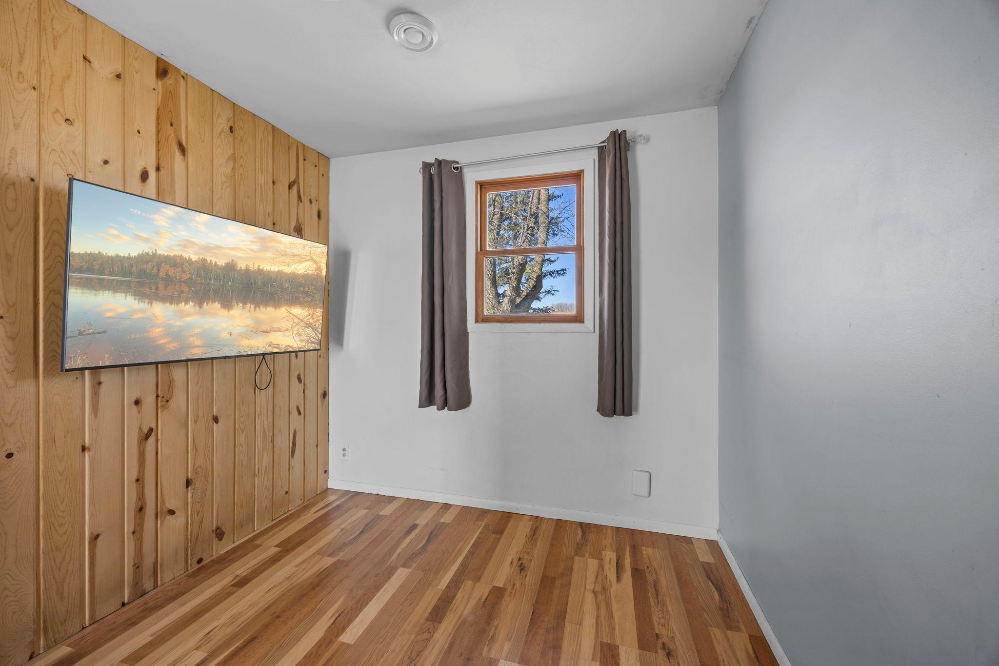 42-web-or-mls-49097 Sportsmans Ln-150.jpg